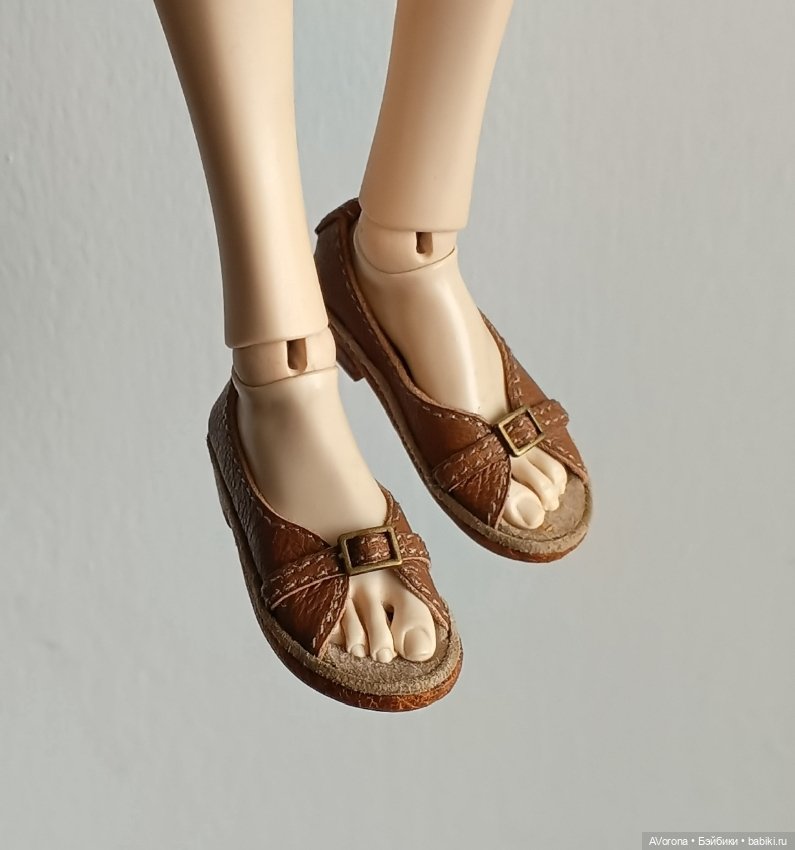 Босоножки из натуральной кожи в оттенках коричневого (фото 6)