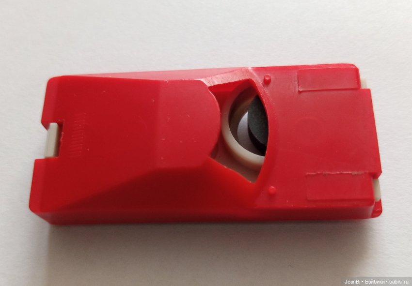 Машинка магнитная от игры "За рулëм" (фото 3)