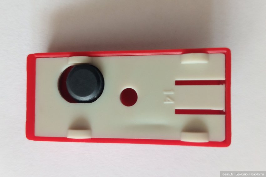 Машинка магнитная от игры "За рулëм" (фото 4)