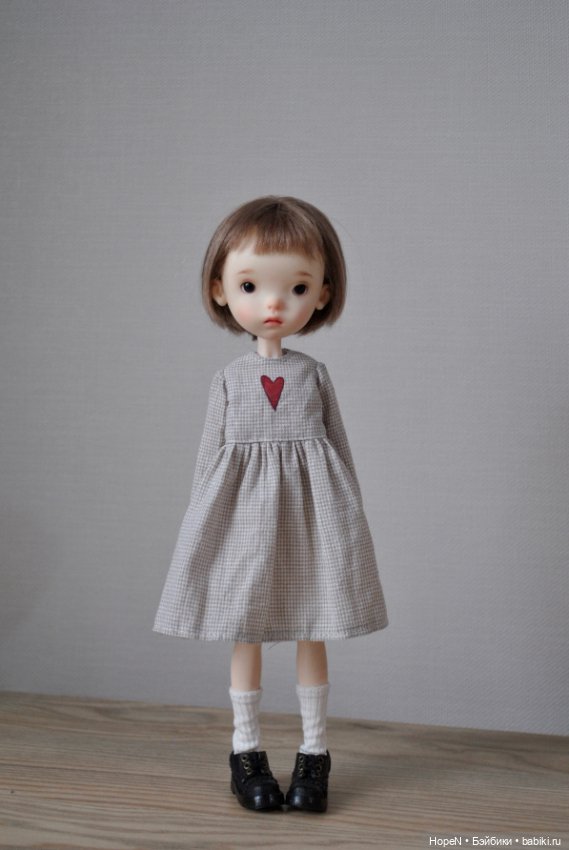 Платья для кукол формата 1/6 (фото 4)