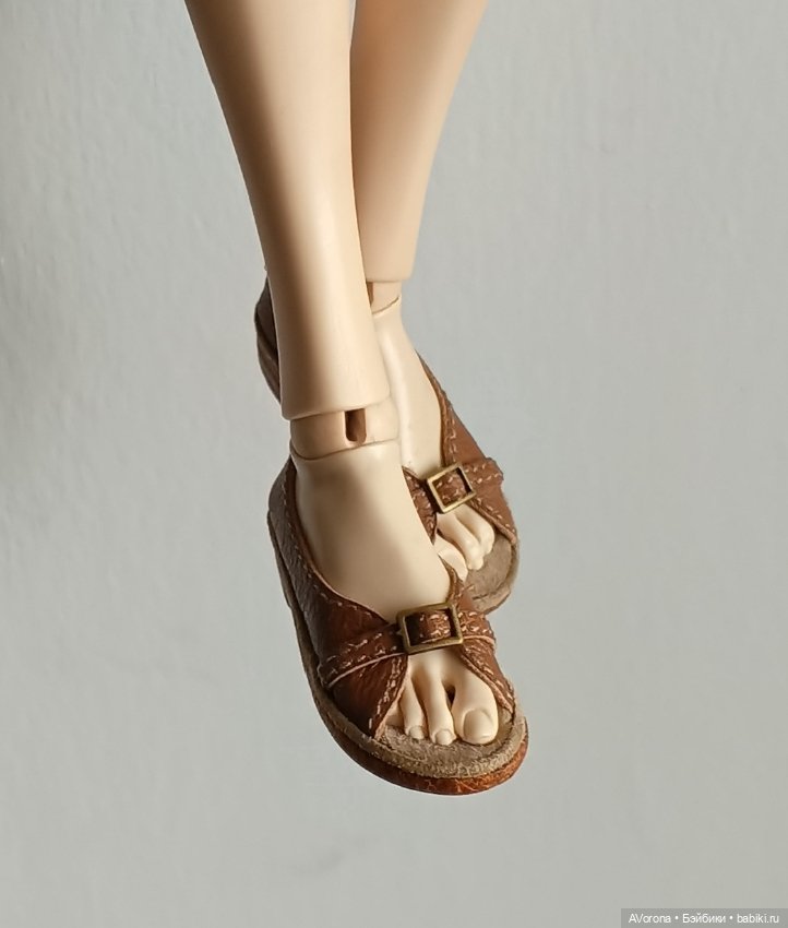 Босоножки из натуральной кожи в оттенках коричневого (фото 2)