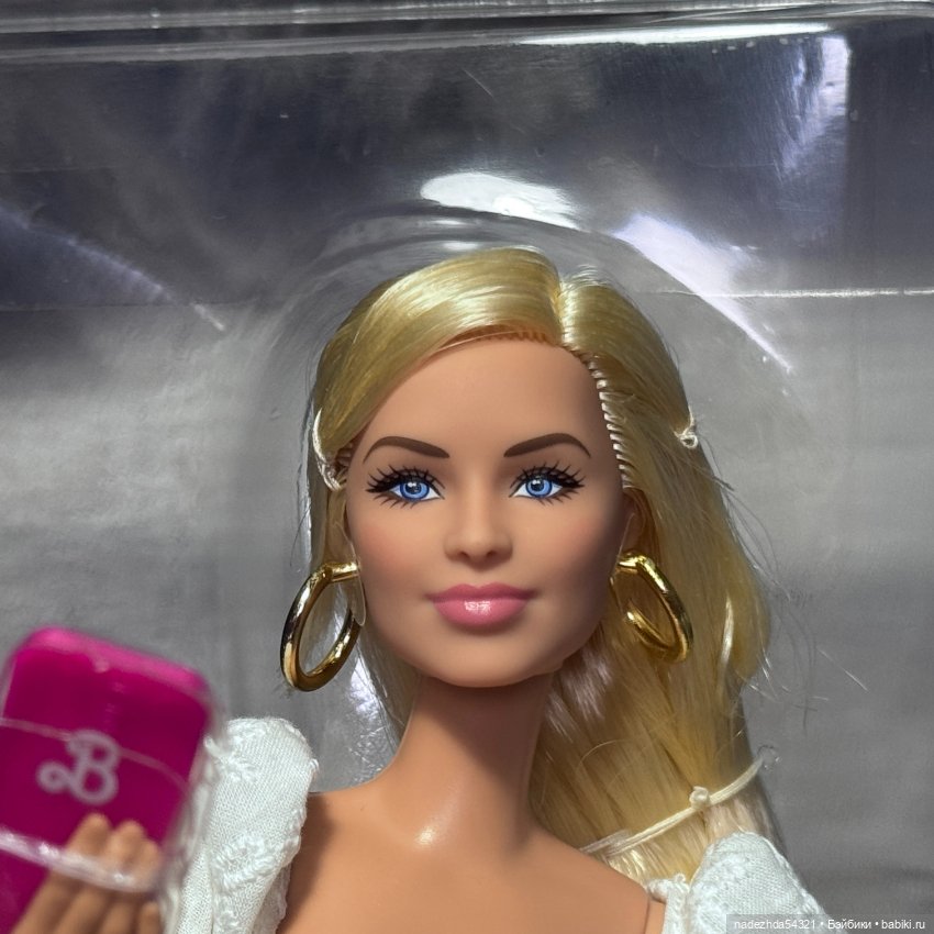 Барби Марго Робби из сета "Сцена у костра" по фильму "Барби" (фото 5)