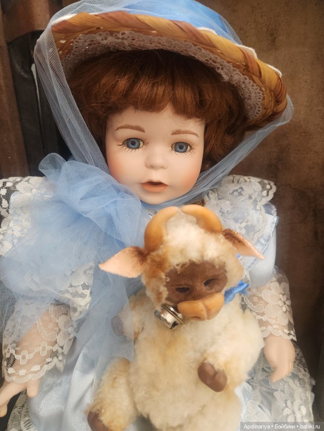 Лот Фарфоровая Немецкая кукла и авторский бычок