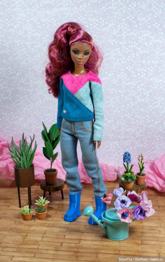 Бадлон "Колорблок 1" с вышивкой для барби (низкая), бжд