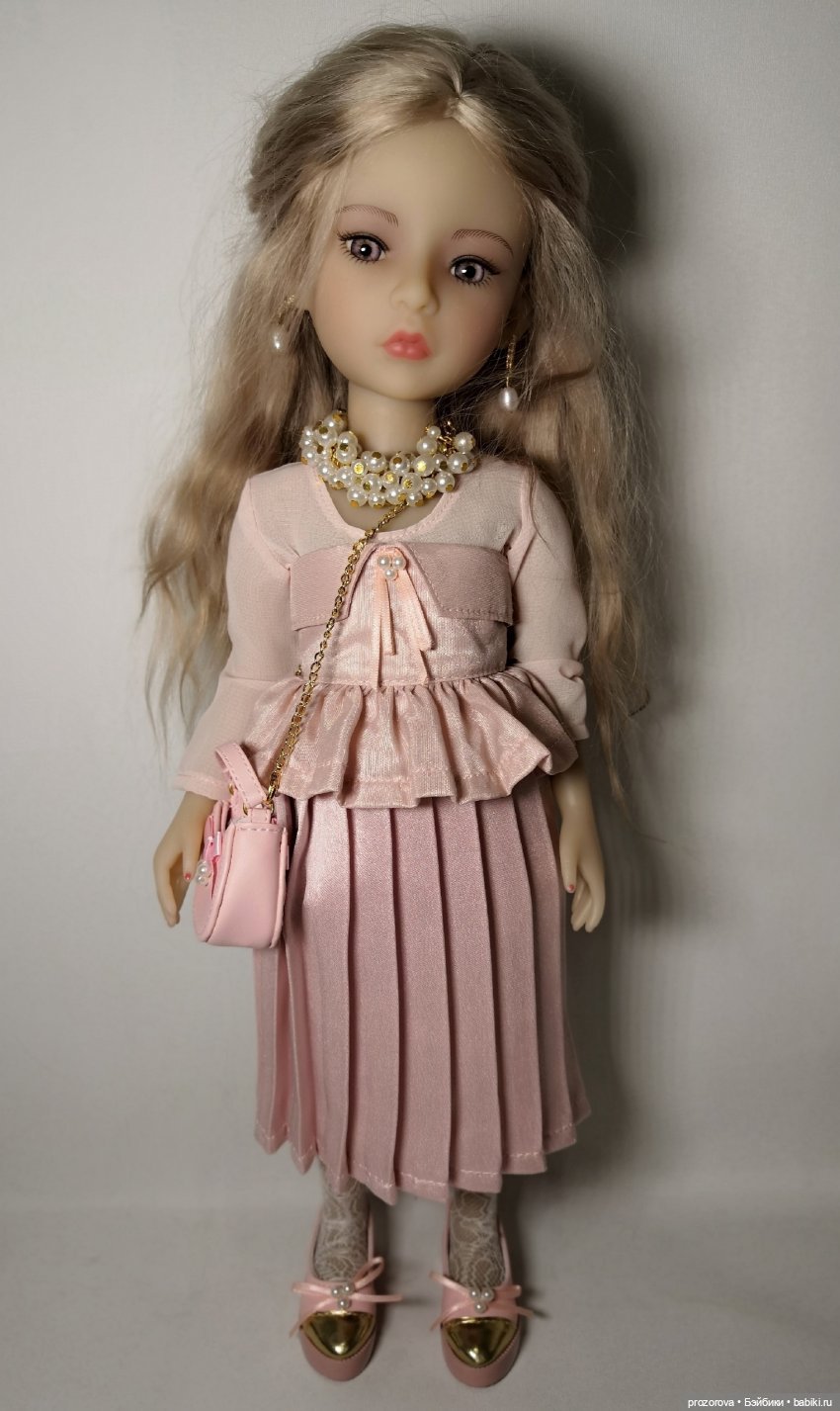 Lou Ruby Red — Коллекционные куклы (фото 4)