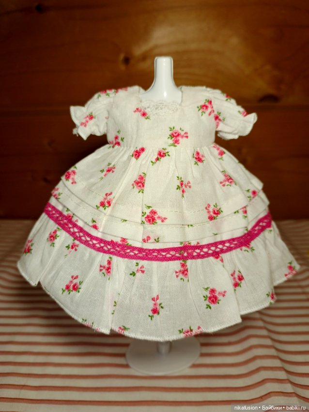 Платье на антикварную или винтажную куклу рост 20-22 см