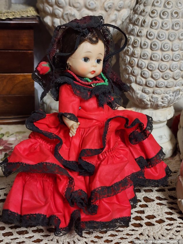 Винтажная куколка испанка Мадам Александр (фото 4)