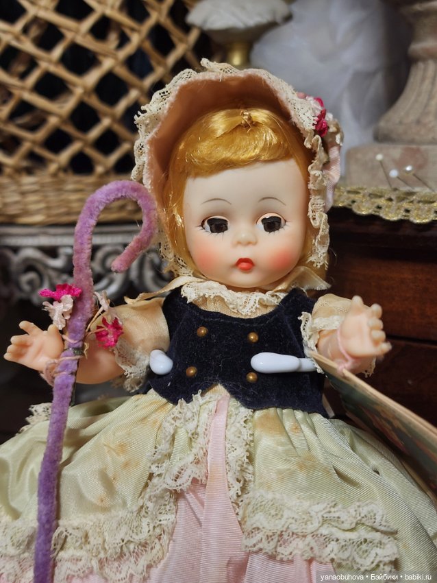 Винтажная куколка Мадам Александр пастушка, год выпуска 1967 (фото 3)