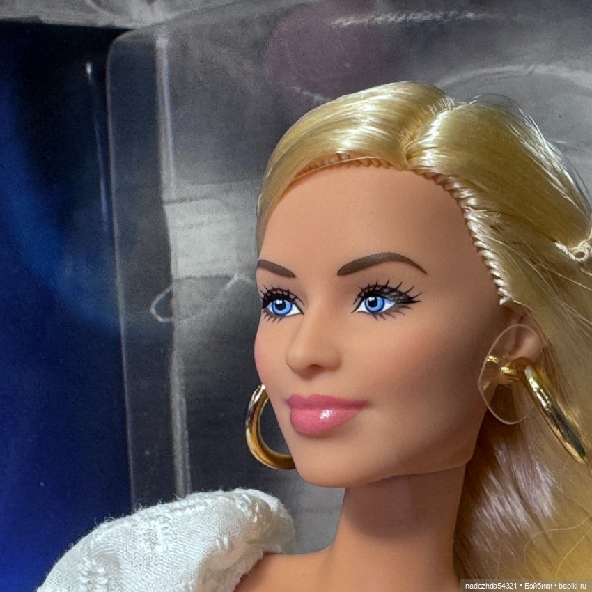 Барби Марго Робби из сета "Сцена у костра" по фильму "Барби" (фото 4)