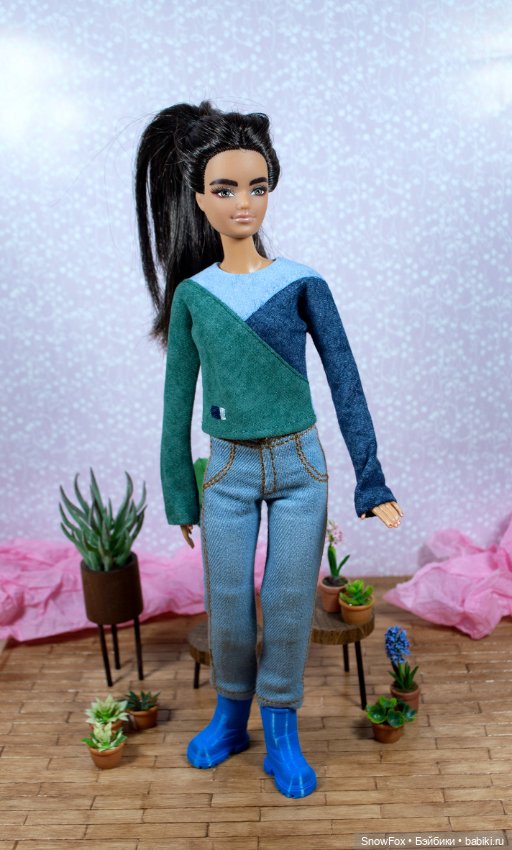 Бадлон "Колорблок 6" с вышивкой для барби (стандарт), бжд (фото 4)