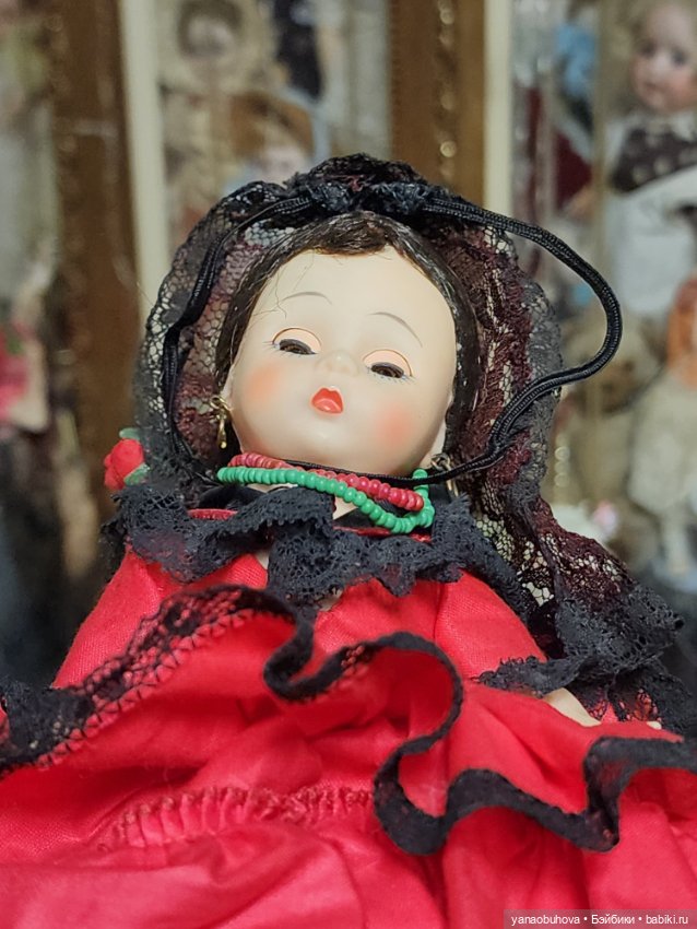 Винтажная куколка испанка Мадам Александр (фото 9)