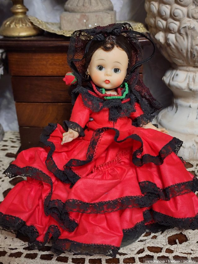 Винтажная куколка испанка Мадам Александр (фото 3)