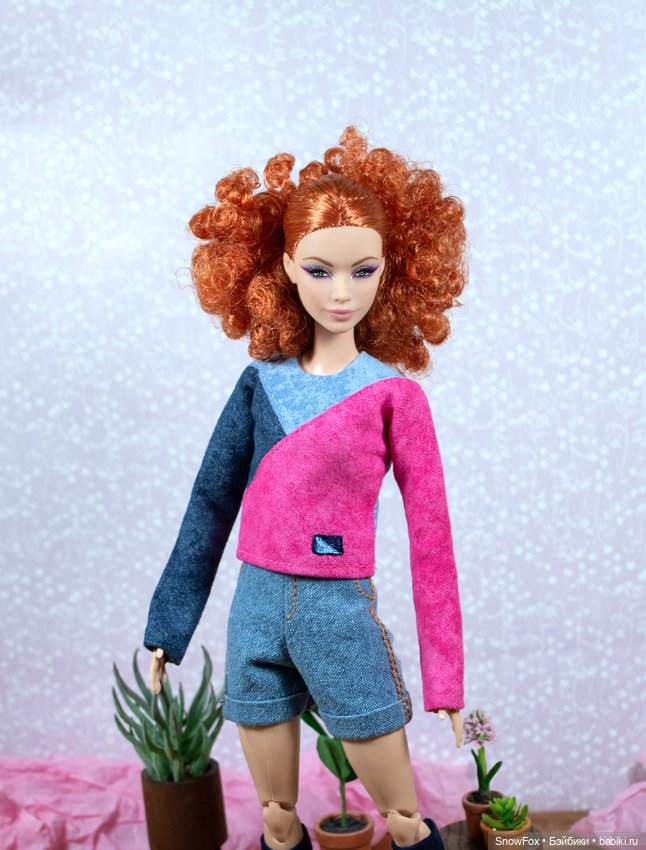 Бадлон "Колорблок 3" с вышивкой для барби (стандарт), бжд
