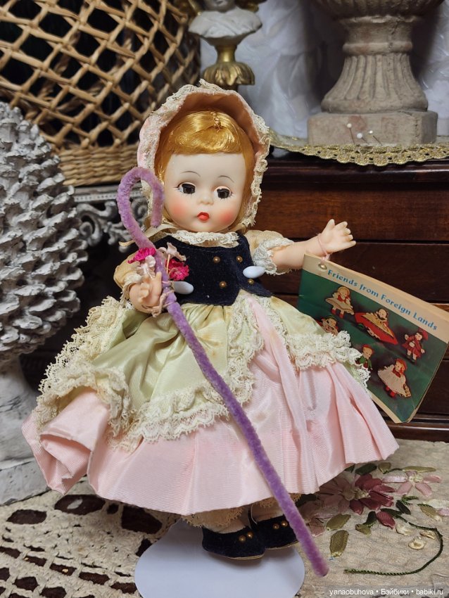 Винтажная куколка Мадам Александр пастушка, год выпуска 1967 (фото 4)