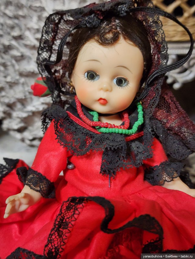 Винтажная куколка испанка Мадам Александр