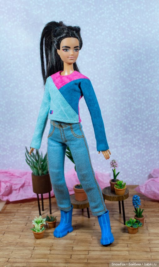 Бадлон "Колорблок 4" с вышивкой для барби (стандарт), бжд