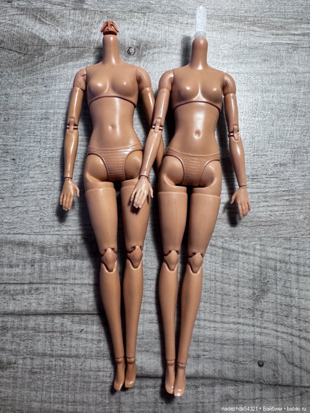 Тело Барби Марго Робби из сета "Сцена у костра" по фильму "Барби" (фото 10)