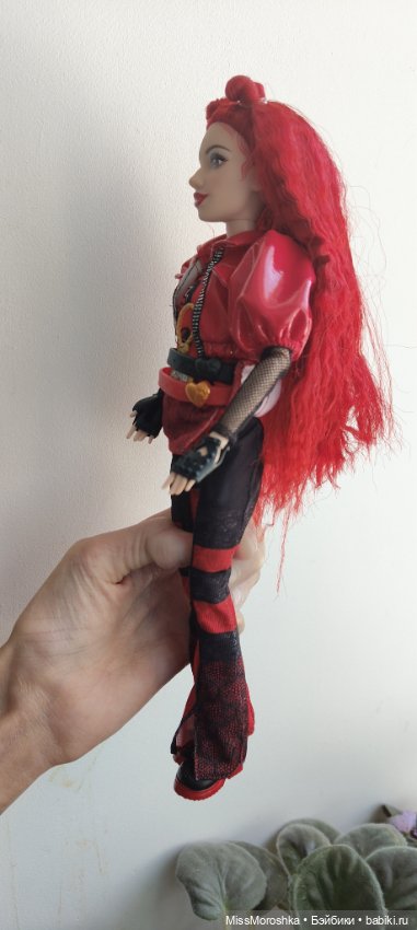 Продам Red из Наследников (фото 2)