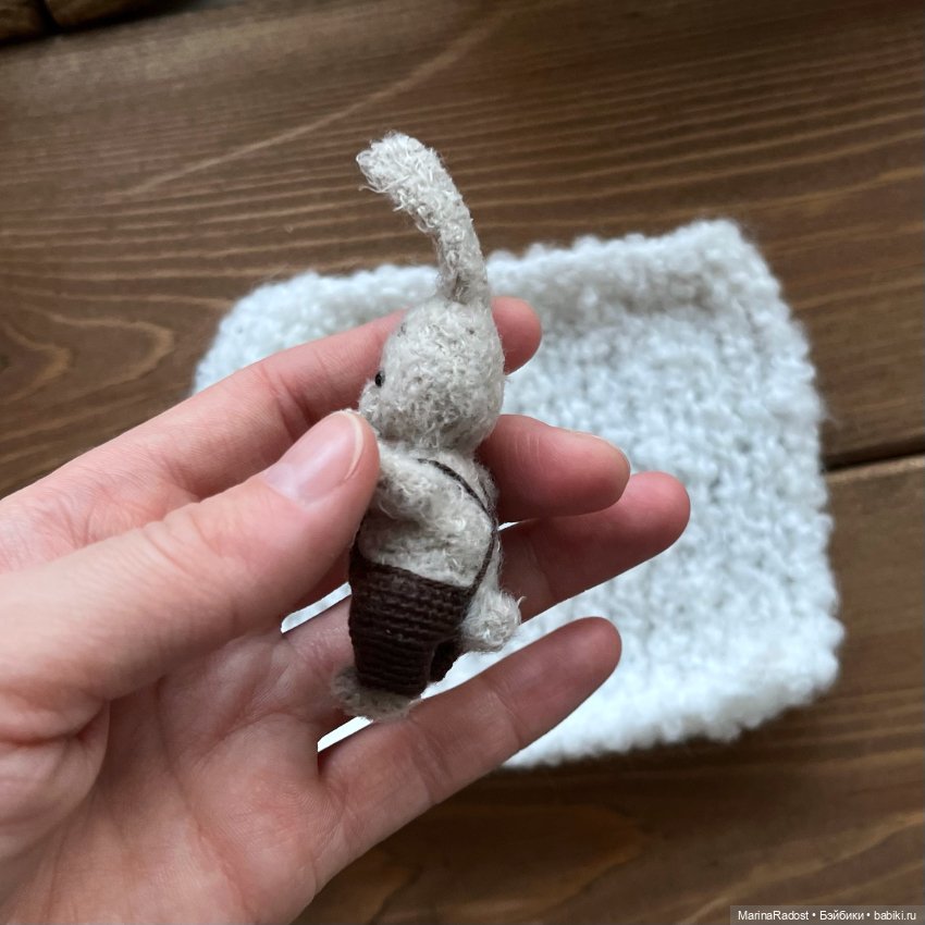 Зайчик в штанишках — Авторские игрушки (фото 2)