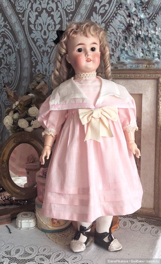 Платье и парик для антикварной куклы (фото 2)