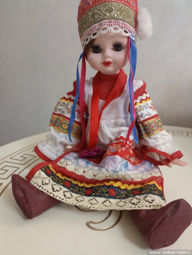 Кукла в национальном костюме 70 ые годы (фото 2)