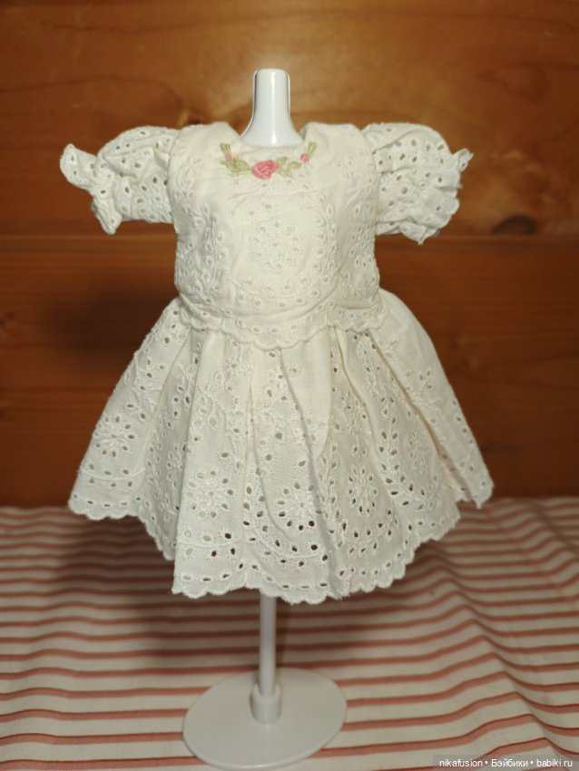 Платье на антикварную или винтажную куклу рост 20-22 см