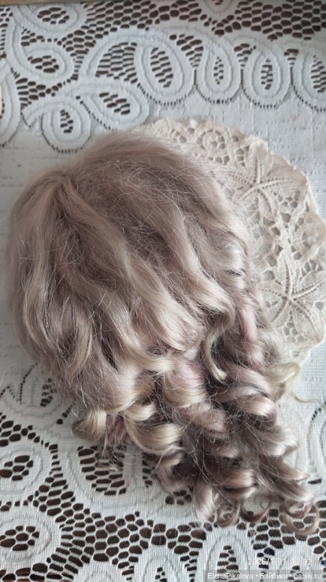 Платье и парик для антикварной куклы (фото 5)