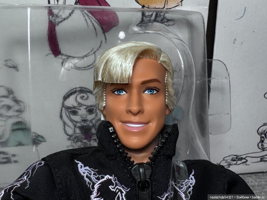 Кен Райан Гослинг из сета "Сцена у костра" по фильму "Барби" (2) (фото 3)