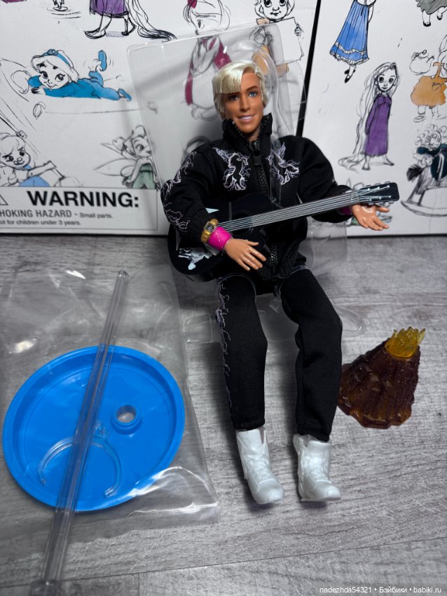 Кен Райан Гослинг из сета "Сцена у костра" по фильму "Барби" (2)