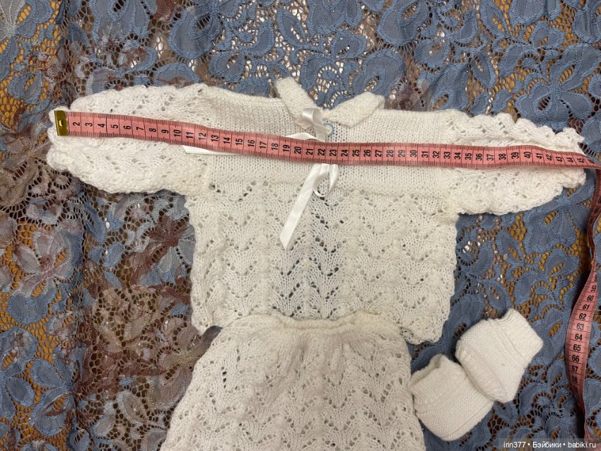 Костюмчик вязаный с пинетками для антикварной или любой другой куклы (фото 6)