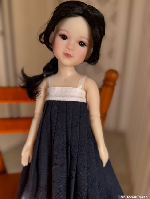 Ruby Red Кукла Юн Джин, 37 см (фото 2)