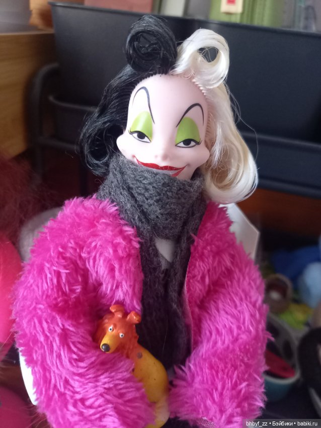 Круэлла Де Виль на теле обицу 22 Фулл сет (фото 7)