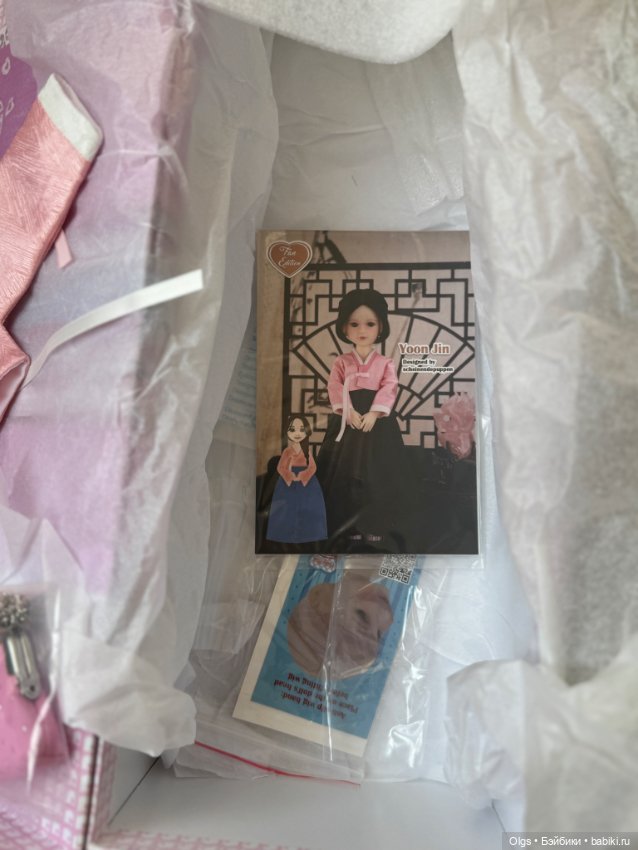 Ruby Red Кукла Юн Джин, 37 см (фото 5)