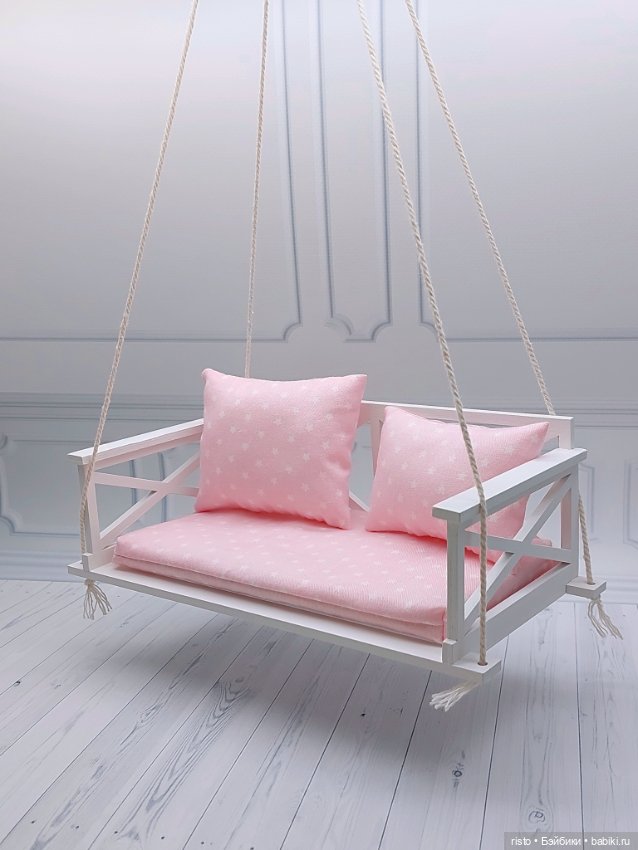 Белые подвесные качели для кукол формата 1/6 от Woodentales (фото 4)