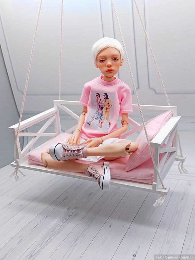 Белые подвесные качели для кукол формата 1/6 от Woodentales