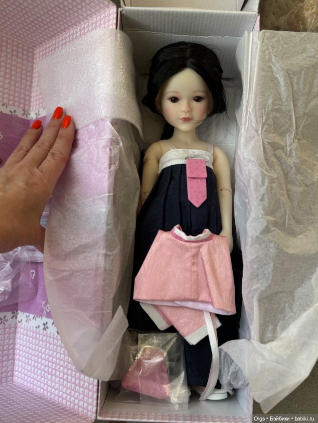 Ruby Red Кукла Юн Джин, 37 см (фото 7)