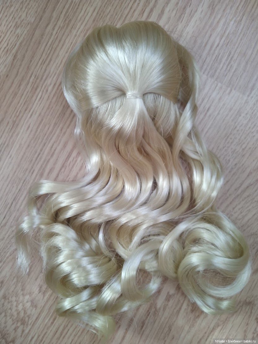 Парик куклы Ruby Red ( Руби Ред) Сэнди