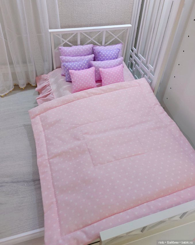 Белая кровать для кукол формата 1/4 и 1/6 от известных мастеров Woodentales (фото 2)