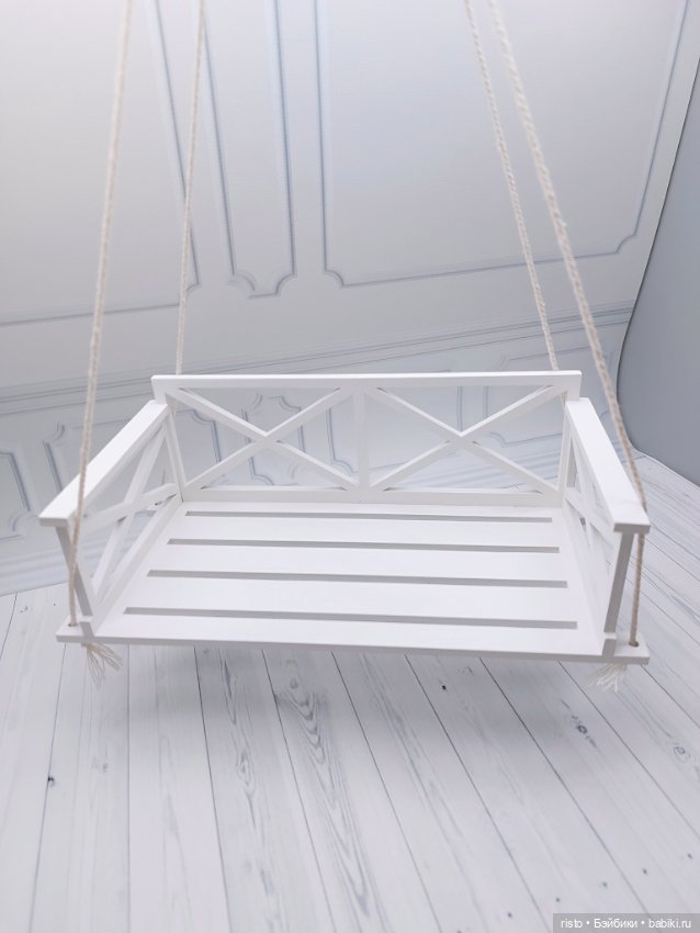 Белые подвесные качели для кукол формата 1/6 от Woodentales (фото 6)