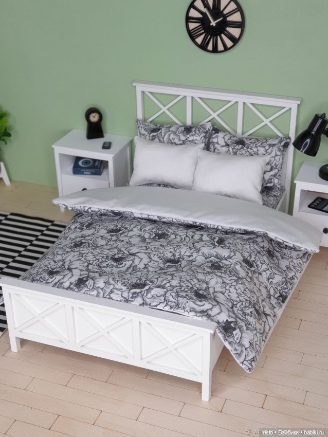 Белая кровать для кукол формата 1/4 и 1/6 от известных мастеров Woodentales