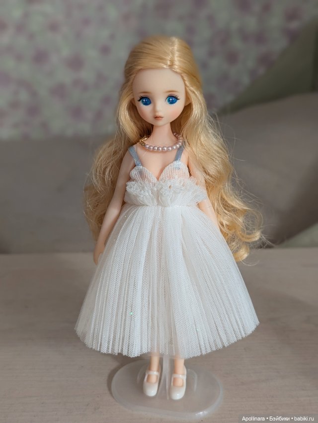 Blommor азиатская авторка