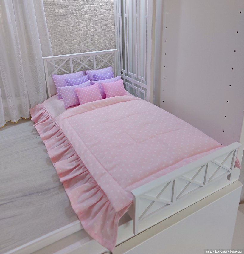Белая кровать для кукол формата 1/4 и 1/6 от известных мастеров Woodentales (фото 4)