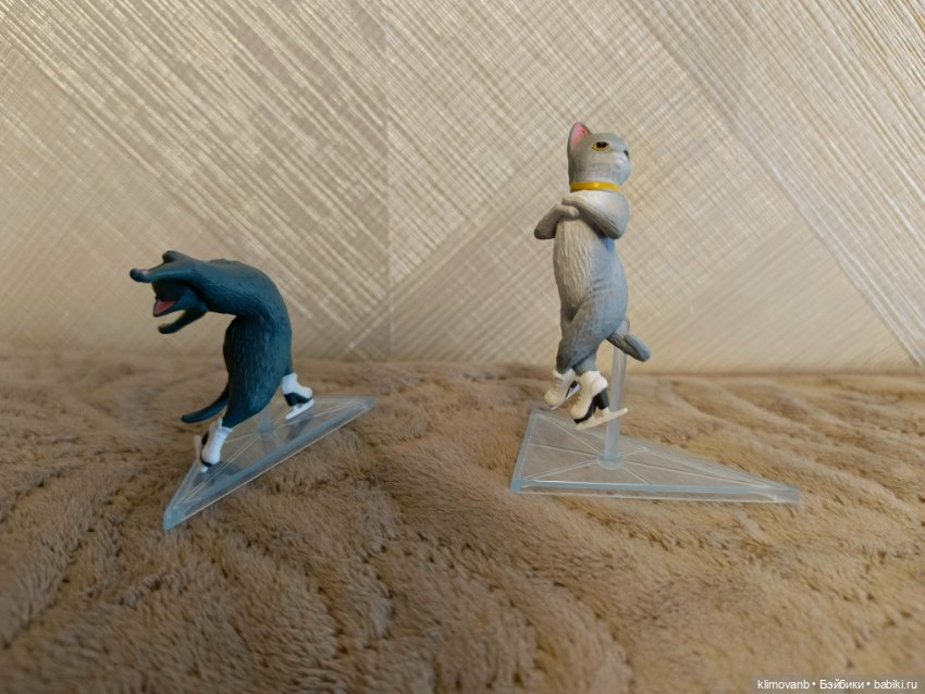 Фигурка "Кошка на коньках"