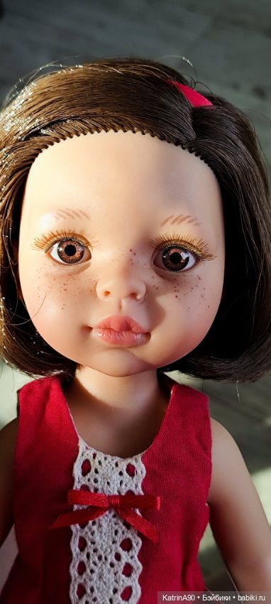 Кэрол в наряде от Лифенко (фото 6)