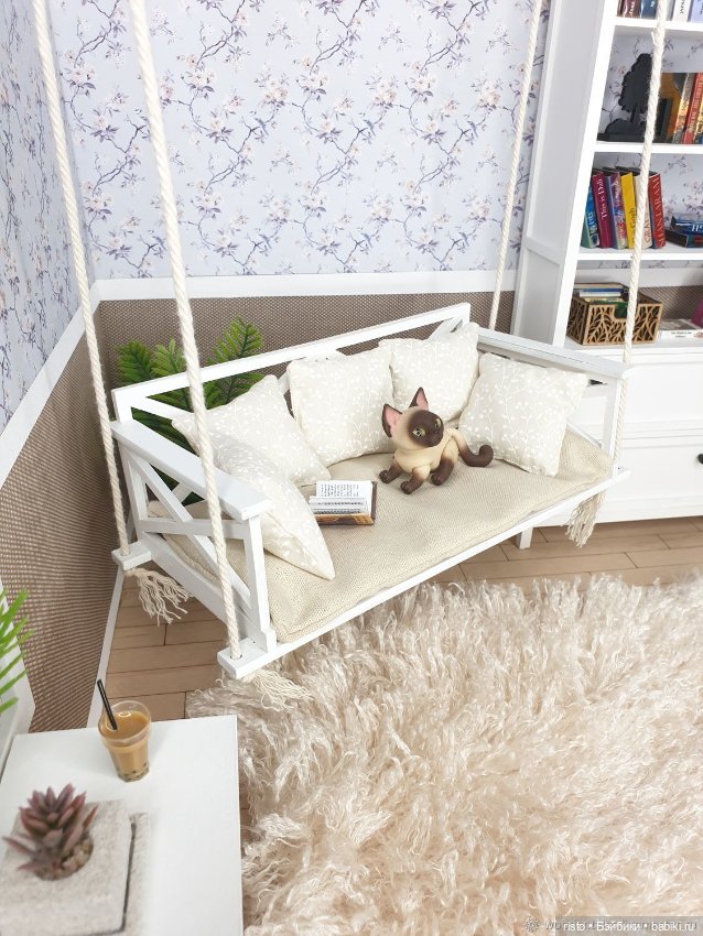 Белые подвесные качели для кукол формата 1/6 от Woodentales (фото 10)