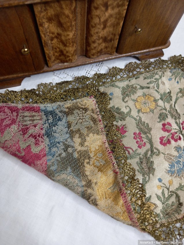 Скатерти и ковры для кукольного интерьера (фото 8)