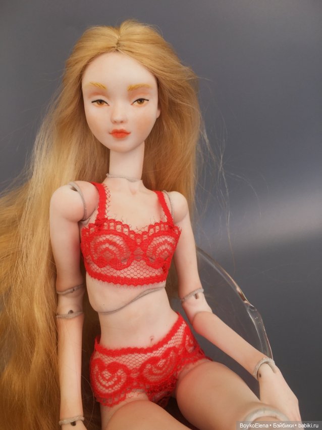 Римма . Фарфоровая шарнирная кукла (фото 3)