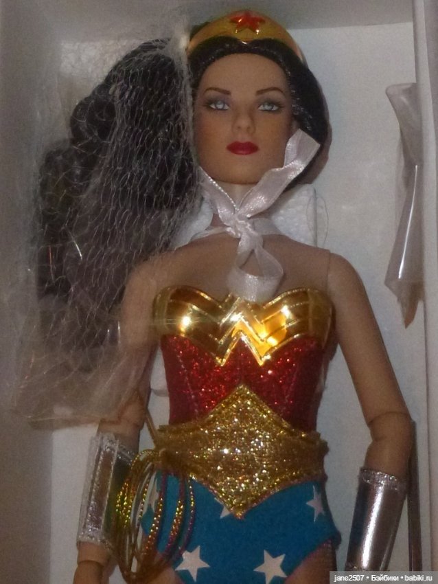 Редкая Тоннер Tonner DC Stars Wonder Woman 13 дюймов NRFB (фото 3)
