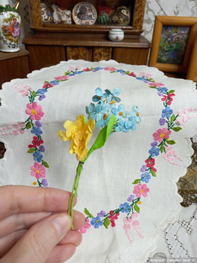 Винтажный букетик из первоцветов