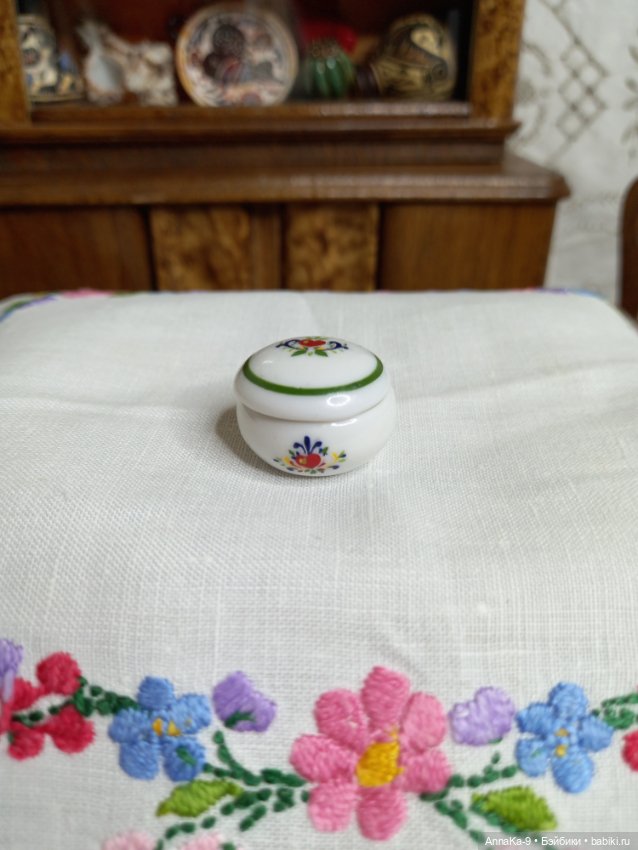 Декоративные вазы, кувшин